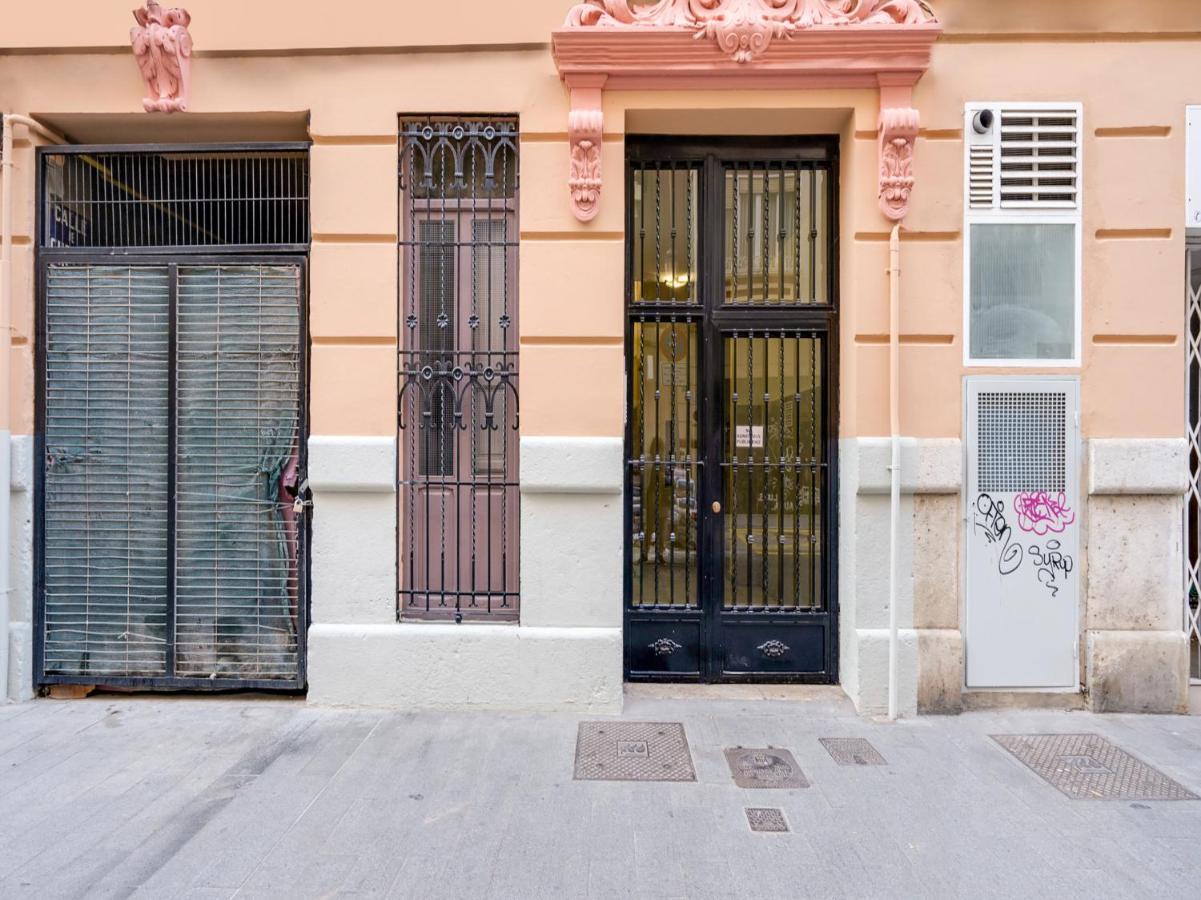 Oyo Ruzafa Guesthouse Valencia Exterior photo