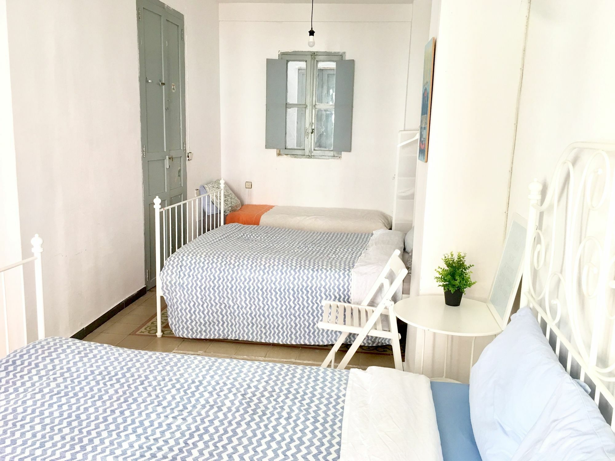 Oyo Ruzafa Guesthouse Valencia Exterior photo