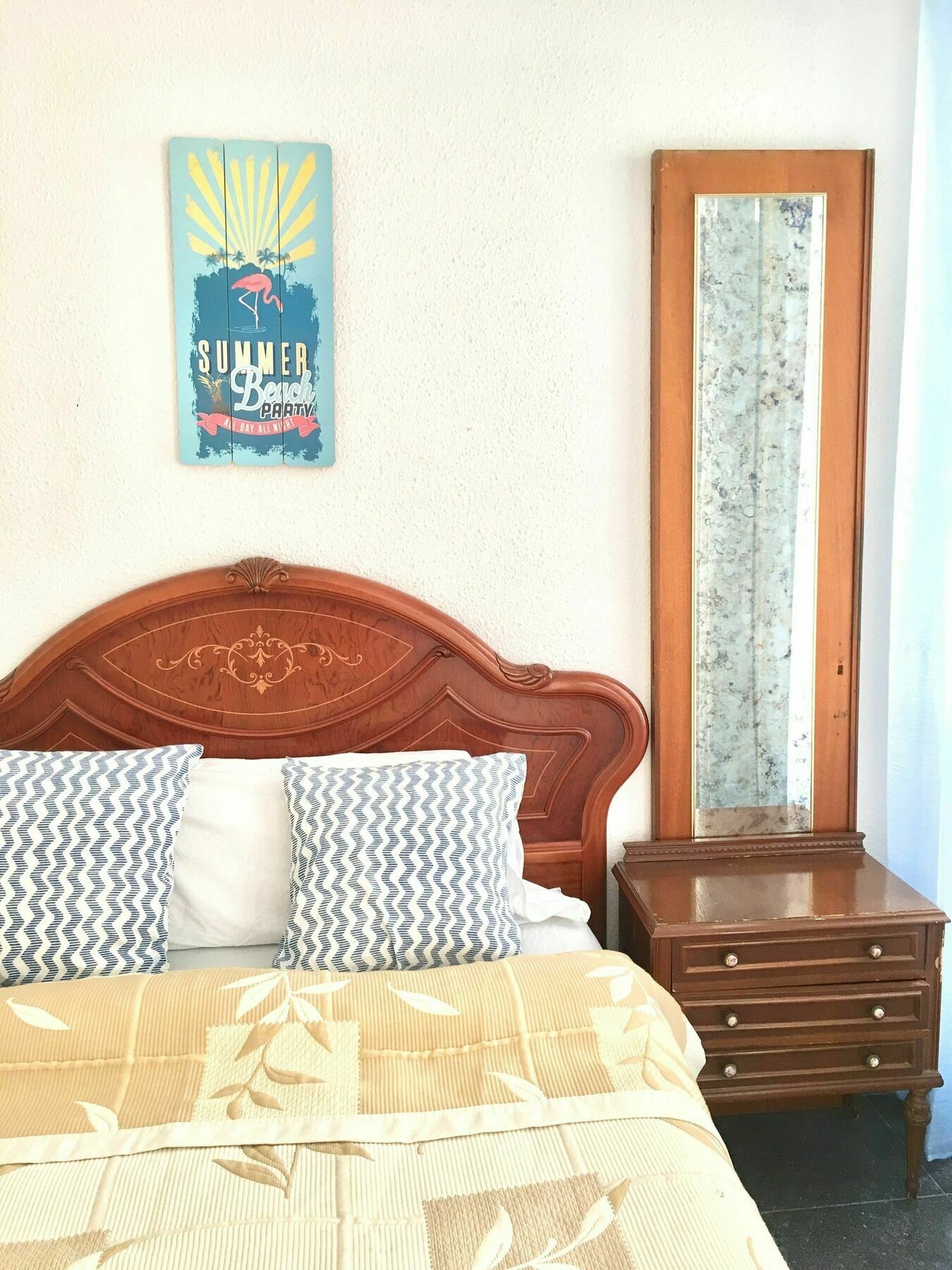 Oyo Ruzafa Guesthouse Valencia Exterior photo