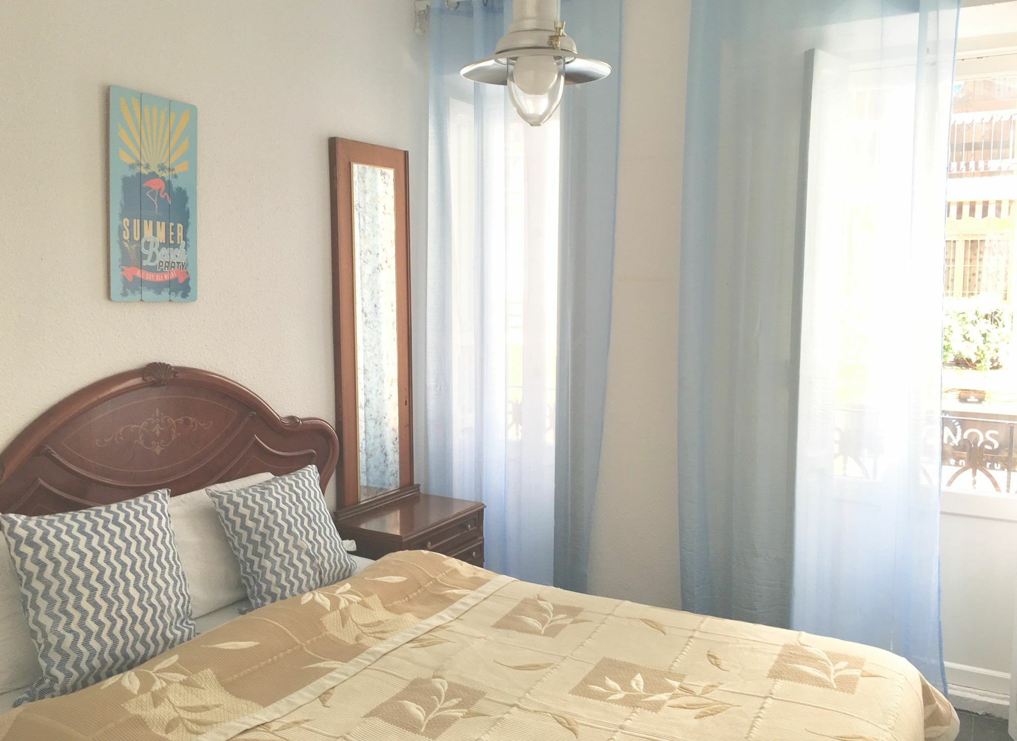 Oyo Ruzafa Guesthouse Valencia Exterior photo